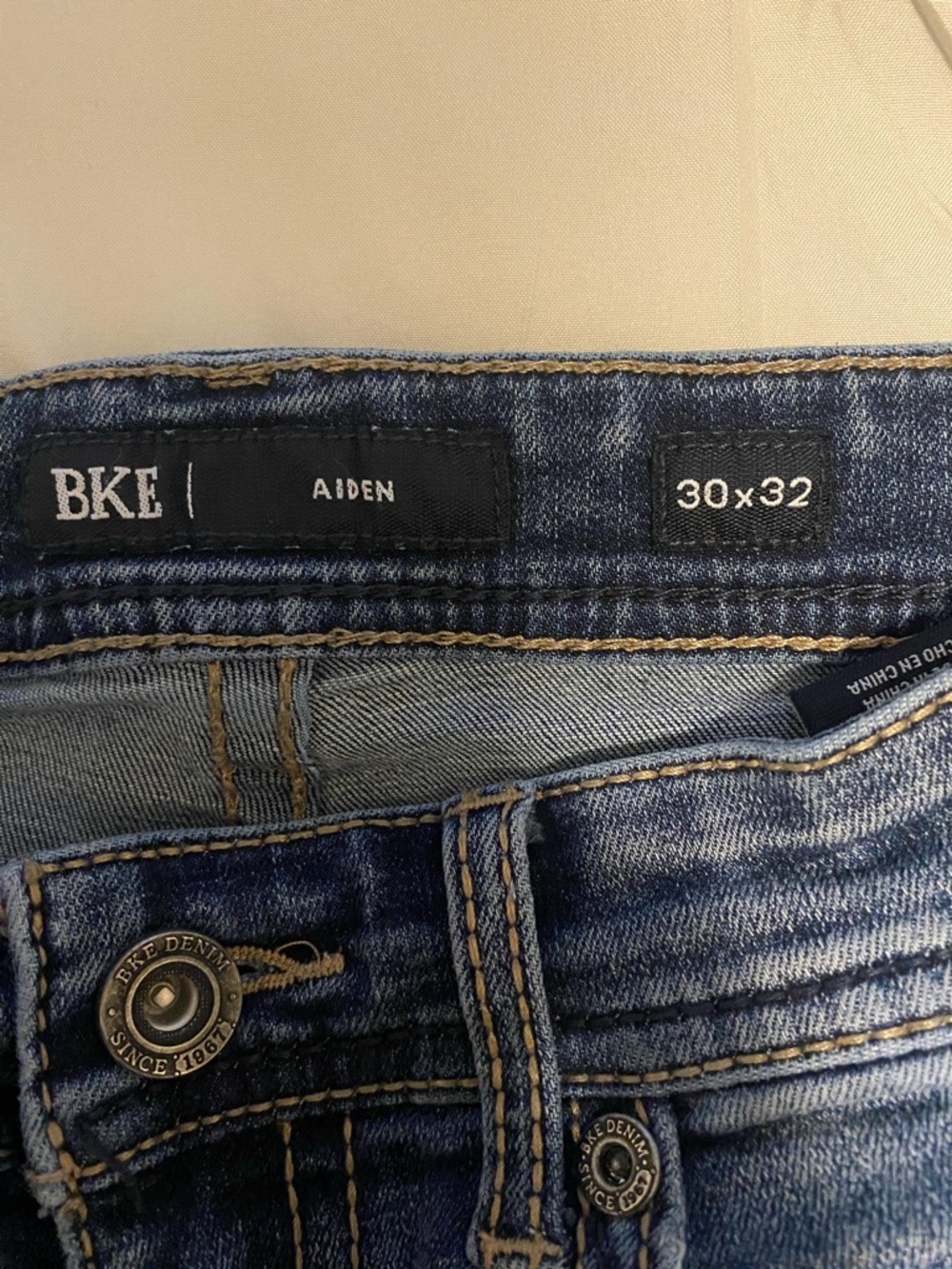 BKE Men's Medium Blue Flare Jeans - Picture 4 of 5